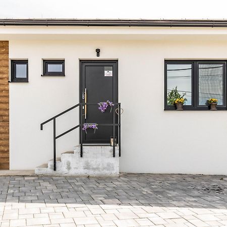 Sunny Apartment With Free Parking Zvolen Dış mekan fotoğraf