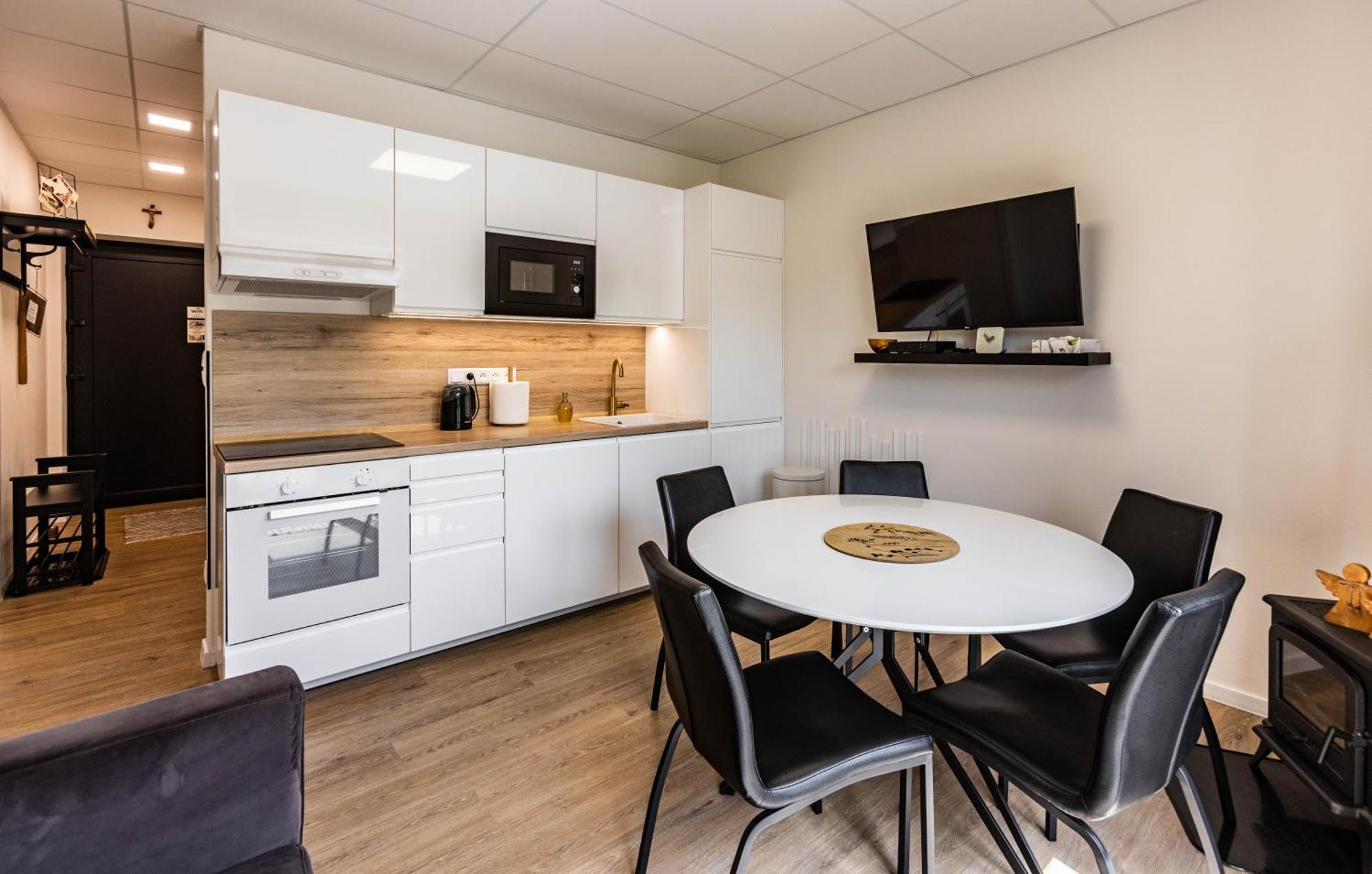 Sunny Apartment With Free Parking Zvolen Dış mekan fotoğraf
